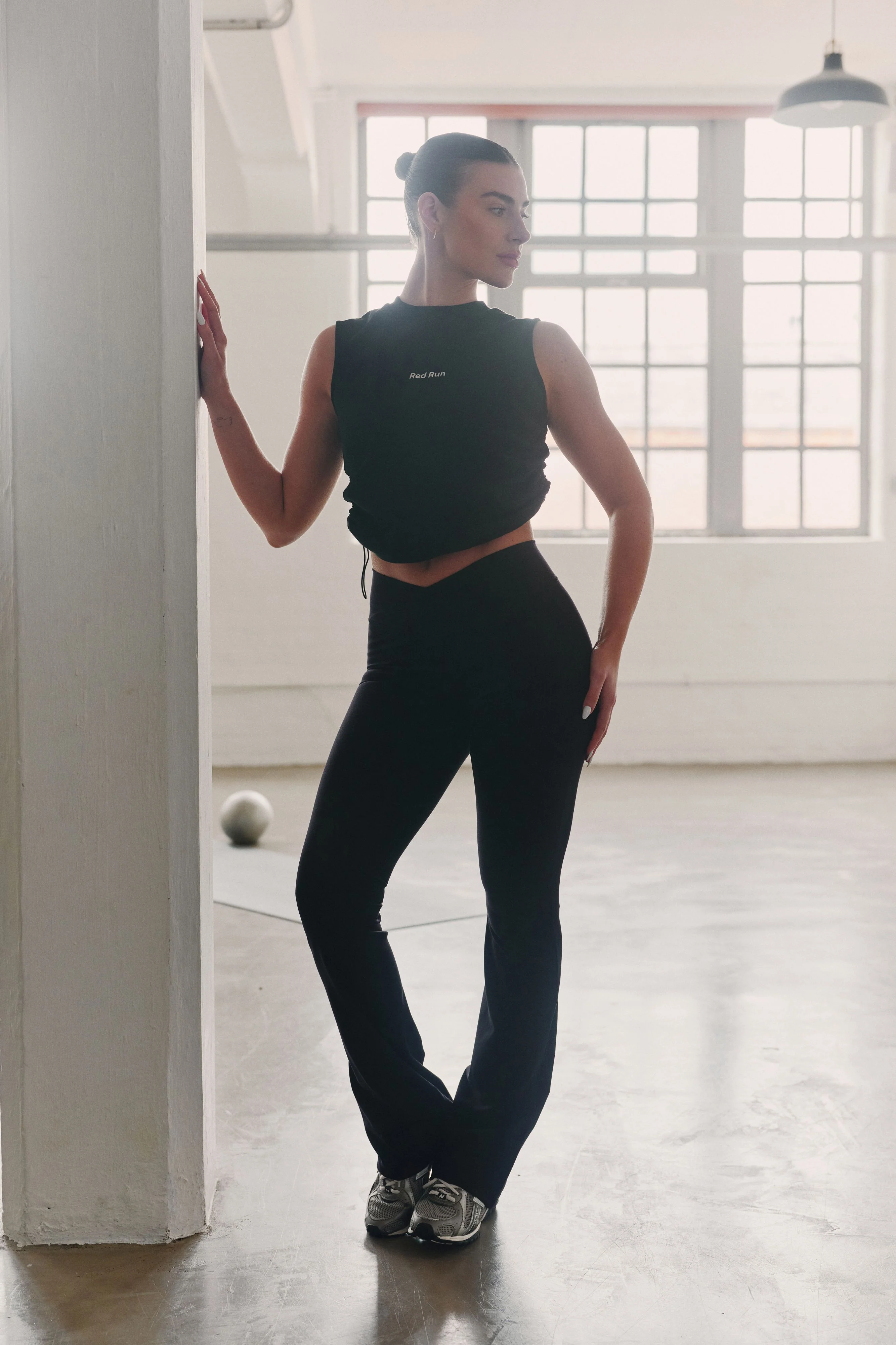 Active Elevate Mesh Ruched Tank Top - Black - Image 4