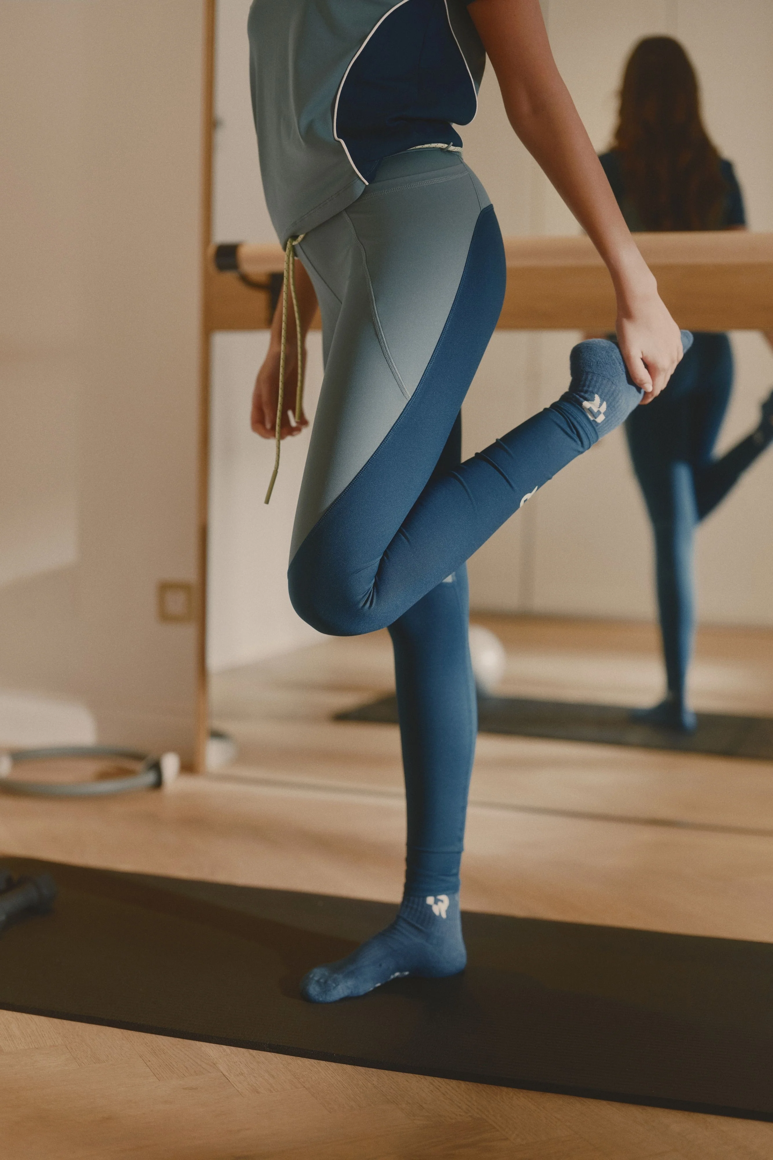Perky Leggings - Skyline - Image 2